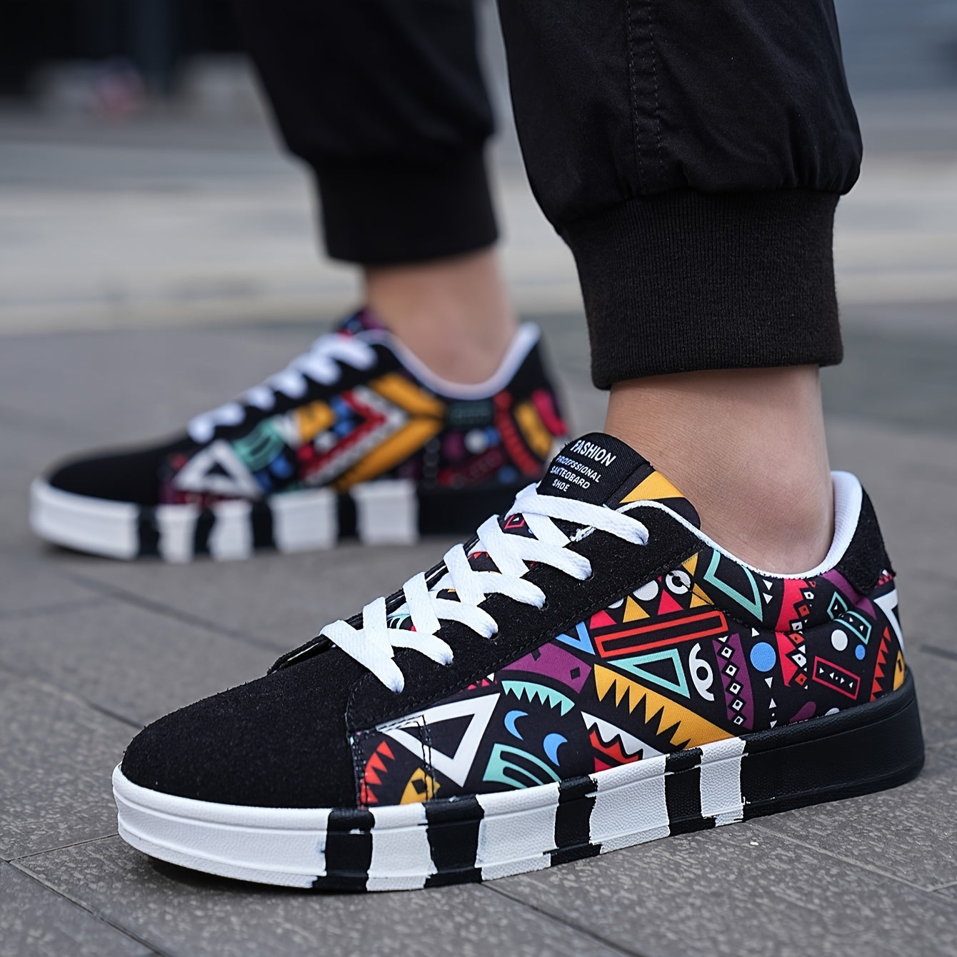 Men's Low-Top Skate Shoes, Geometric Print